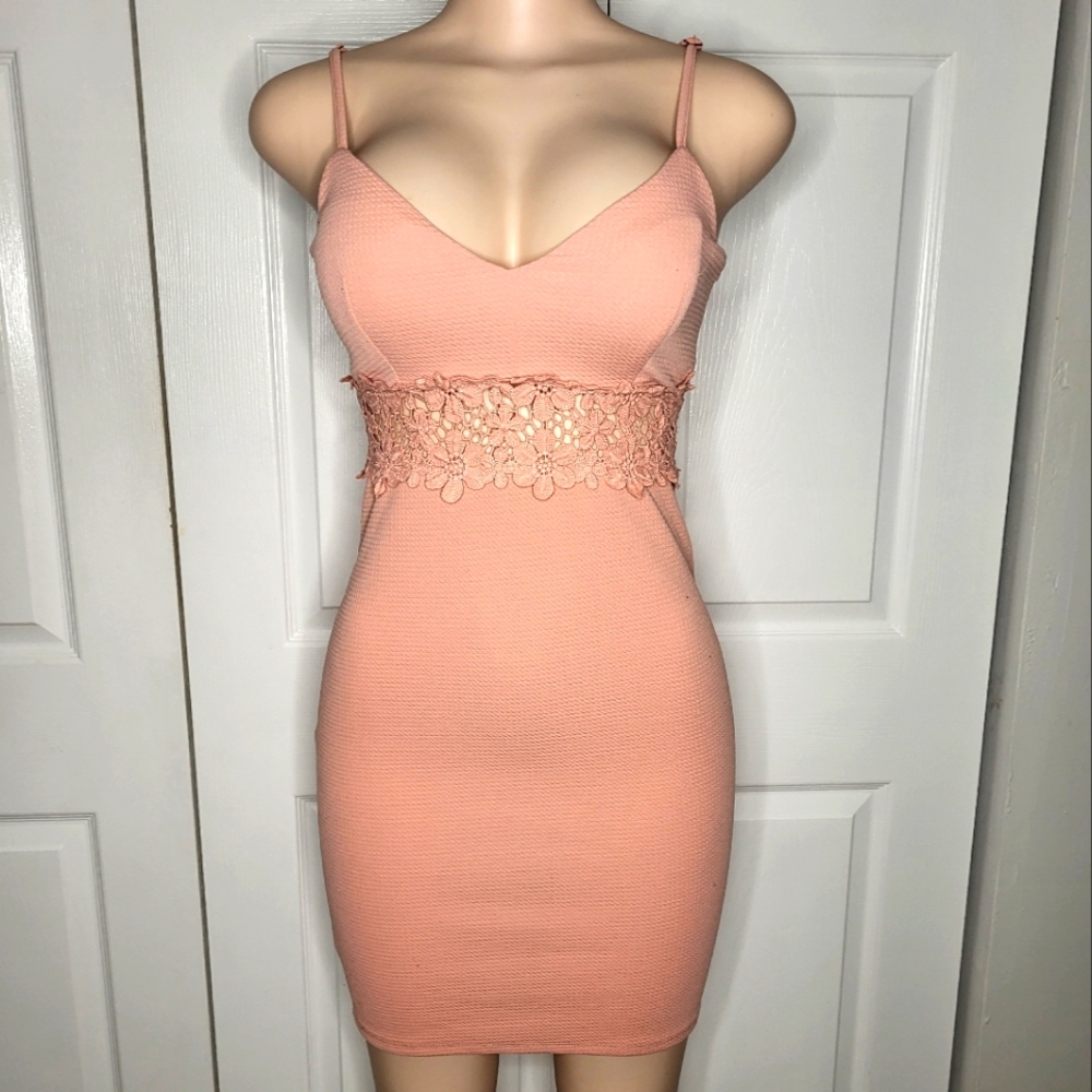 Floral crochet lace bodycon